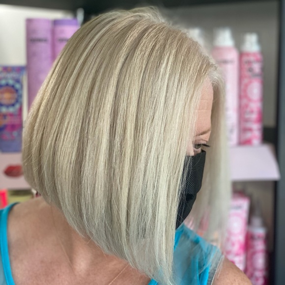 Influence Salon - owner Wendy Belanger cut today - Picture 1 of 4